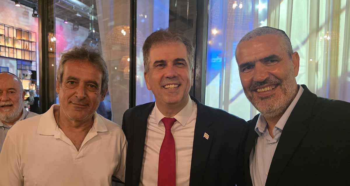 יעקב קןרצקי, השר אלי כהן, עמוס מגוז