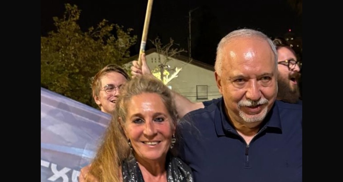 תמי גת אביב עם אביגדור ליברמן. צילום: צפלגת ישראל ביתנו