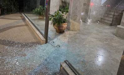 ואנדליזם כלפי בית שבו נמצאת דירת ראש העיר רמת השרון איציק רוכברגר.